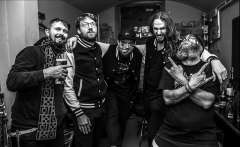 Krutá bída + Pesopír