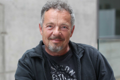 Zdeněk Vřešťál hraje Nerez