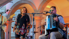 Bára Hrzánová & Condurango