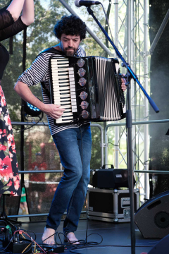 Džezvica + Musica Balkanika