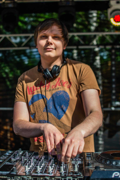 Zooblasters + MikkiM + další