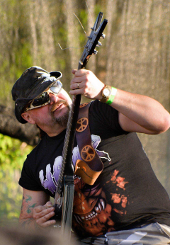 Miloš Dodo Doležal + Menhir