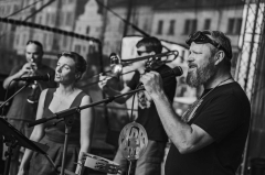 MDK Band + Zgarda + host: Poitín