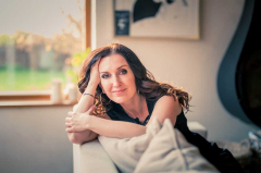 Radka Fišarová, česká Edith Piaf: Klášterky neklasicky