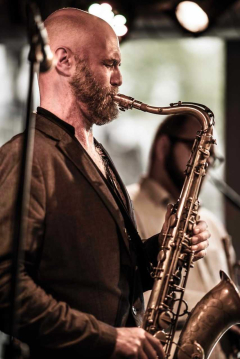 Cyrille Oswald – Tons Of Bari