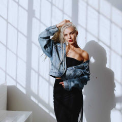 Splash: Yambro + Gesto Booth + další