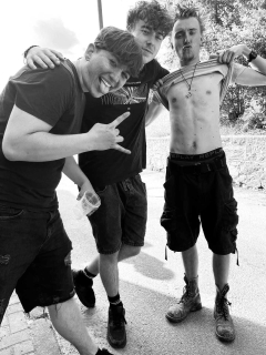 Tragedis + Takhle vole