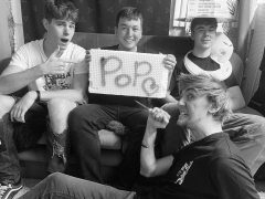 Tragedis + Takhle vole