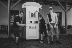 Tragedis + Takhle vole