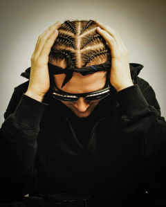 Klobúk dole tour: Zayo