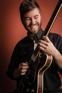 Jazz Dialogue: Libor Šmoldas & Max Light