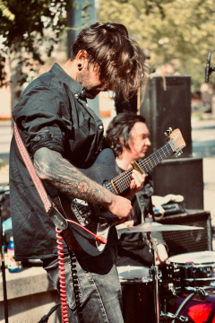 Manon meurt + Mancy Sono