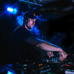 West Hard: Buffy + Floki + další