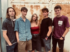 Koby Fray + The Flip Flops + Domino + Stav beztíže