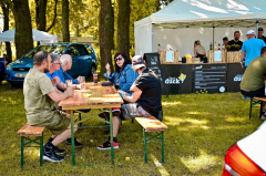 Káry, děti a motorky
