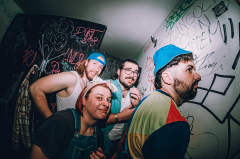 Antihudba Tour: Vráťa Hošek & Vadnej hrošík + Pondělníci