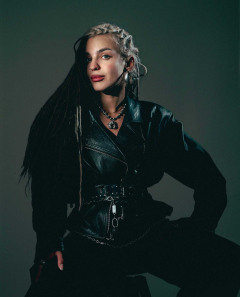 Splash: Yambro + Gesto Booth + další