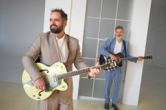 Jarní turné Twin Flames: Republic of Two