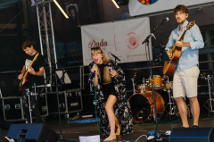 Lenka v Davu & monjur