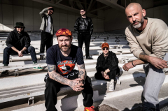 Mutanti hledaj východisko + Prago Union