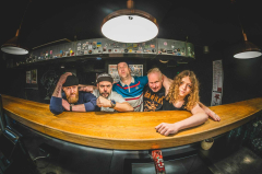 Status Praesents – 30 let + hosté: Stellaris + Crippled Fingers