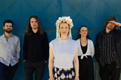 INDIES: MDŽ + Beata Bocek + Tereza Richtrová & VNVP (feat. Julie Goetzová)