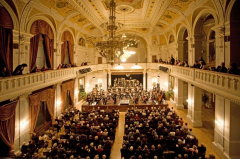 V šapitó, maringotce a pod všemi slunci světa