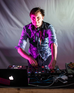 Zooblasters + MikkiM + další