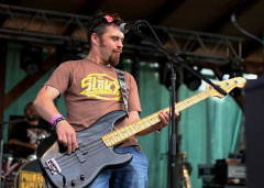 Tři sestry + host: MZH