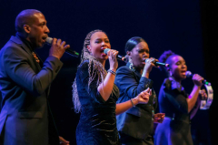 Adventní gospely 2025: Stella Jones & The Christmas Gospel Singers