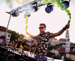 128 BPM s Melvinem Coxxem