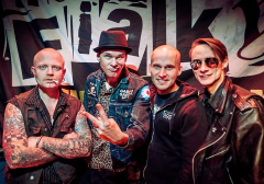 Cock Sparrer + The Fialky + La Inquisición