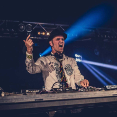 Zooblasters + MikkiM + další