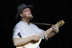 András Cséfalvay: Hudební performance ve výstavě z cyklu Art Sounds